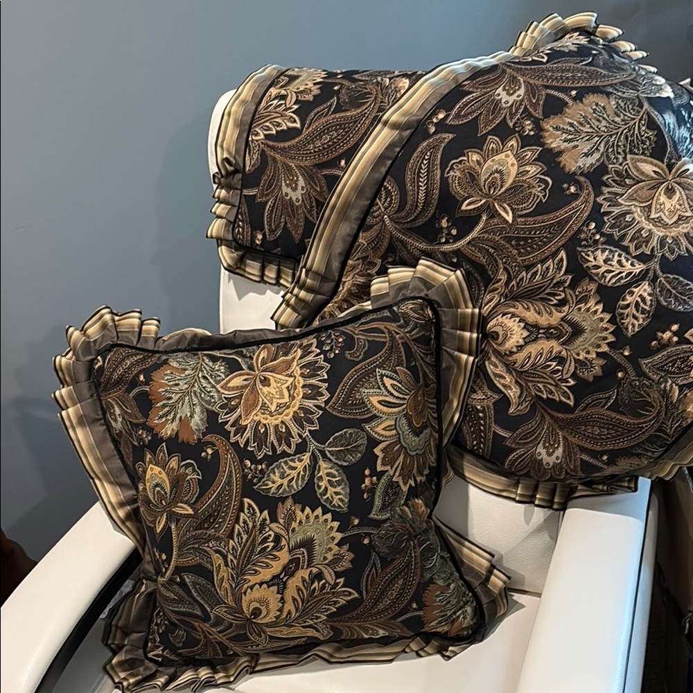 Designer J. Queen New York Valdosta Floral Black 3-Piece Throw Pillow/Sham Set